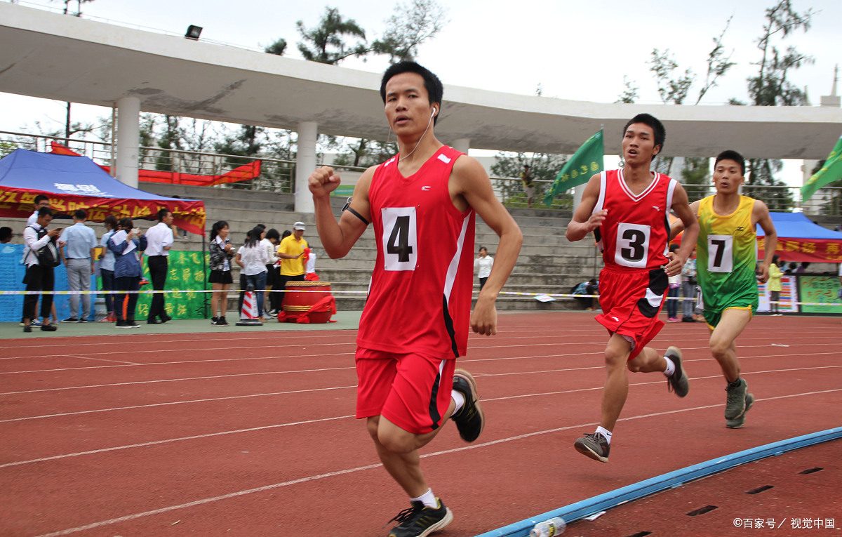 九游体育-莱万多夫斯基重返赛场，重要助攻首场状态出色，掘金观众沸腾！热度持续攀升-九游体育